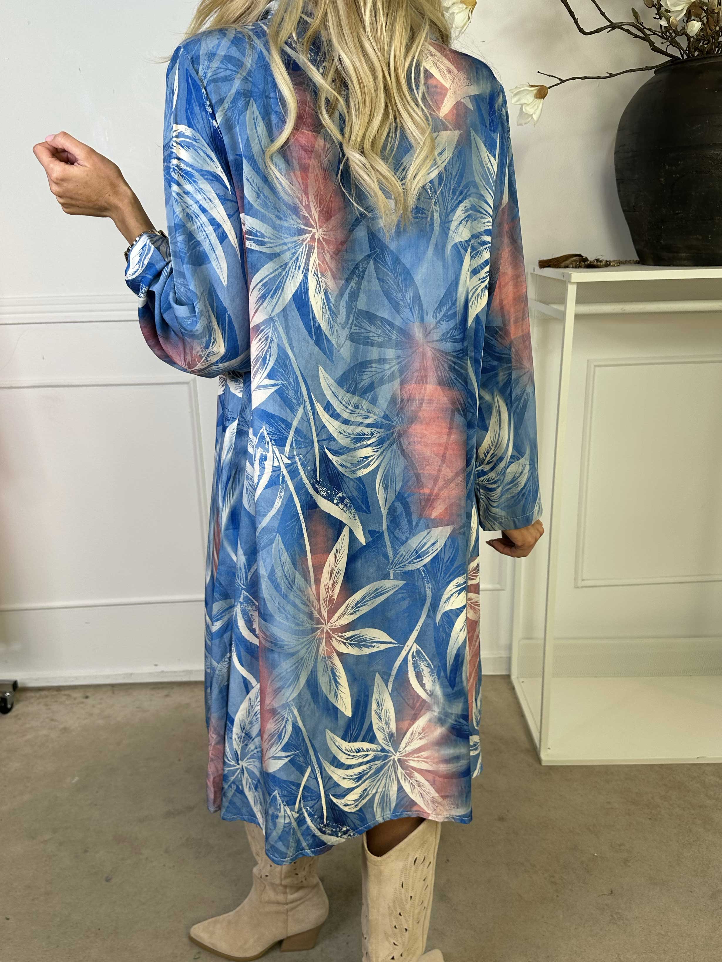 Iria - Skjortklänning i viskos med bladmotiv